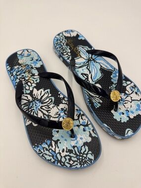Lilly Pulitzer Women’s Floral Black & Blue Flip Flops
